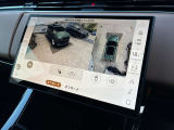 【3Dサラウンドカメラ】車両周辺360度の状況を立体的に表示するシステムで、駐車や狭い場所での運転、オフロード走行時に非常に役立ちます。