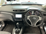 【前方視界】開放的な前方視界!運転がしやすく疲れにくいです♪窓が大きく、見通しがとっても良いおクルマですよ♪