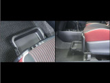 プライバシーも守れるシート下収納です。