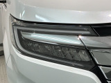 LEDヘッドライトは、点灯の瞬間から最大光量を発揮し、突然暗くなるトンネルなどでの安定感を高めます。