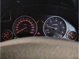 『運転』に対するBMWのこだわりはメーターパネルにも表れております。視野性の良いメーターパネルは疲労感の軽減と、運転の楽しさをもたらしてくれます。