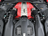 6.5L・V12自然吸気エンジンをフロントに搭載しております。