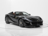 外装色はメタリックブラックカラーのNero Daytonaを選択しております。