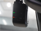 ◆ドライブレコーダー◆映像・音声などを記録する自動車用の装置です。 もしもの事故の際の記録はもちろん、旅行の際の思い出としてドライブの映像を楽しむことができます。