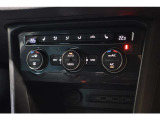 ★2ゾーンフルオートエアコンディショナー(運転席/助手席独立調整、自動内規循環機能付き)★