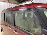 【サイドバイザー】悪天候時も換気ができるように☆車内に新鮮な空気を取り込めます!