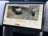 【3Dサラウンドカメラ】車両周辺360度の状況を立体的に表示するシステムで、駐車や狭い場所での運転、オフロード走行時に非常に役立ちます。