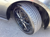 タイヤの残量は是非お車でご確認下さい。