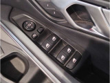 BMWの分厚いドアは、もしもの時にも搭乗者を守ってくれます。