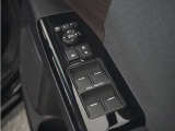 ◆パワーウィンドウスイッチ◆運転席から全席の窓の開閉操作を行うことが出来いつでも換気ができます!
