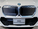 ☆BMWの代名詞とも言える【キドニーグリル】一目見ただけでBMW車であると認識できる確固たるアイコンとして存在感を放ちます☆