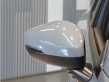 ◆ドアミラーウインカー◆ドアミラーにウインカーを装備しています。対向車に自身の進行方向を合図し安全に運転できます。
