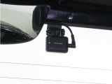 ◆リアにもドライブレコーダーを装備しております◆映像・音声などを記録する自動車用の装置です。もしもの事故の際の記録はもちろん、旅行の際の思い出としてドライブの映像を楽しむことができます。