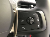 【アクティブクルーズコントロール】一定速度での巡航はもちろん、前方の車両との距離を一定に保ちながら自動で加減速を行います。BMWは車両停止までの制御が可能となりますので、渋滞時には大変嬉しい機能です。