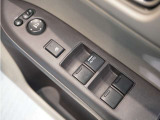 ◆パワーウィンドウスイッチ◆運転席から全席の窓の開閉操作を行うことが出来いつでも換気ができます!