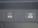 USB接続により外部オーディオと連携する事が出来、車内で音楽を楽しむ事が出来ます。