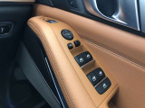車両の詳細、ご質問につきましては、営業スタッフまでお気軽にご連絡下さいませ。遠方のお客様には実車の詳細動画送信も承ります。お問合せをお待ち致しております。