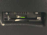 高速道路などで便利なETCも付いています。ゲートの通過もスムーズです。 ETCカードを忘れずに!