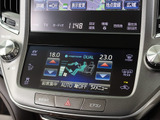使いやすさや安全性を追求したステアリング周り!高級車ゆえにスイッチ類が多いのも特徴ですね!考え尽くされた配置ですぐに使いこなす事が出来ますのでご安心下さい!是非、体感してみて下さい!!