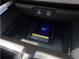 ◆ワイヤレス充電器◆ワイヤレス充電対応のスマートフォンを置くだけで充電が可能でとても便利な機能です。