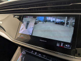 視認性の高いサラウンドカメラで大きなボディも簡単に車庫入れできます!
