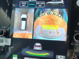 【マルチテレインモニター】車のフロントやサイドのカメラ画像を同時にモニター表示することで、悪路や狭い道を走行時でも周囲の状況確認ができ安心!本格SUVにうれしい装備です♪
