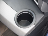 ◆ドリンクホルダー◆手の届きやすい場所にドリンクホルダーがあり、とても便利です。