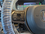 【ステアリングリモコン】ステアリングにオーディオ調節可能なスイッチが装備されていますので運転中でも視線をそらさずにオーディオの調節が可能です!