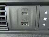 ナビ連動USB・充電USB