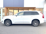 当店の認定中古車(VOLVO APPROVED CAR)はメーカー基準の車齢・走行に応じた内外装・機関の176項目もの項目に厳密な点検を実施。すべての基準を満たした自信を持ってお届けする中古車です。