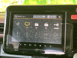テレビやラジオなど、選べる音源が一覧で表示されています。画面上で項目を確認しながら選択でき、気分やシーンに合わせて車内の時間を過ごせます。