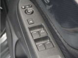 ◆パワーウィンドウスイッチ◆運転席から全席の窓の開閉操作を行うことが出来いつでも換気ができます!