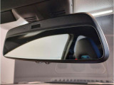 【ETC機能付防眩ミラー】BMWのルームミラーは、ETCと一体型でございます。ミラーは防眩機能付きですので、後方車両のヘッドライトの明かりをカット致します。