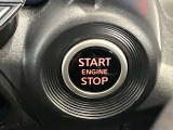 【SOSコール】急病時や危険を感じた時にはSOSコールスイッチを押すと専門オペレーターに接続!万が一エアバック展開事故の時は自動通報します!