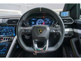 Multi-function steering wheel in smooth leather
