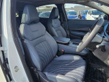 体にフィットし運転する楽しさを感じられるシートです