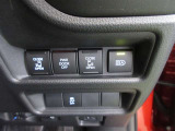 運転席からボタン一つで開閉できるパワースライドドアが付いています。安心の挟み込み防止装置付です。