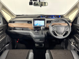 正確な情報を提示する為、第三者機関に事前に車の状態を見てもらい証明書発行をしています。