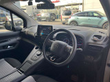 CITROEN厚木 正規ディーラー認定中古車 神奈川県厚木市酒井3175TEL 046-229-8855  遠方のお客様もお気軽にご相談下さい。