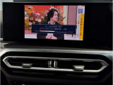 ドライバー中心に設計されたBMWのコクピットはナビゲーションシステムもドライバーーが見やすい角度に調整されております。