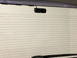 後方にもドライブレコーダーのカメラが付いています。前後両方でお車の周りを監視・記録いたします。