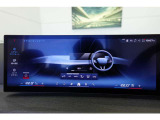 クルマの頭脳ともいえる、管理システム、iDrive。ナビだけではなく、オーディオ操作や車両情報の表示などをコントロールできます。便利さと安全性の向上にも繋がっています。