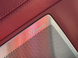 経験・知識豊富なセールススタッフと、熟練のサービススタッフがご案内致します。