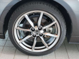 神戸マツダ神戸西インター店は、通常ディーラー+&alpha;の次世代型店舗としてROADSTER EXPERIENCE SPACEの冠を掲げ、「いつでも・誰でも・気軽に会いに行ける」ロードスターUカー専門店。