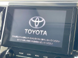 【純正9型ナビ】人気の純正ナビを装備。オーディオ機能も充実しており、Bluetooth接続すればお持ちのスマホやMP3プレイヤーの音楽を再生可能!毎日の運転がさらに楽しくなります!!