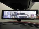 スマートルームミラー付きで後部座席に乗車してても後方がしっかり見れます
