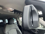 ETC2.0一体型の自動防眩機能付きバックミラー。後続車のヘッドライトの眩しさをセンサーで検知し、自動で減光して視界を快適に保ちます。夜間運転の疲労軽減と安全性向上に貢献する便利なアイテムです。