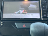 停車中にテレビ番組の映像を視聴でき、待ち時間を過ごす際にも便利です。画面に字幕が表示されるため、音量を控えたい場面でも内容を確認しやすく、日常で活用いただけます。