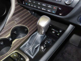 運転席は三人分のシートポジションを記憶します。