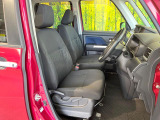 運転席シート廻りは使用感も少なく、良好な状態となっています。前オーナー様が丁寧に使っていたことがよくわかりますね。